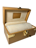 Watch & Jewelry Box in brown leather, close-up of gold-plated brass clasp