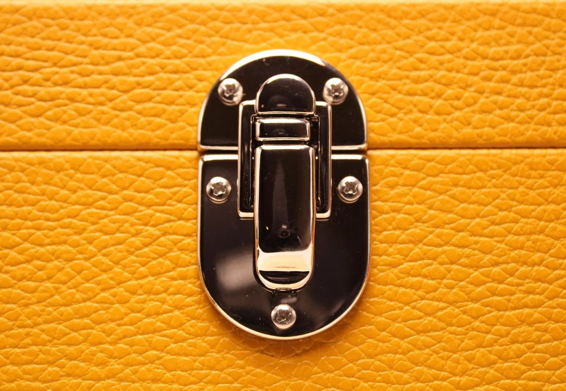 yellow-3-places-watchbox.jpg