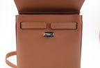 Palladium-finished brass closure on grained Togo leather bag - Oberndörfer Milano