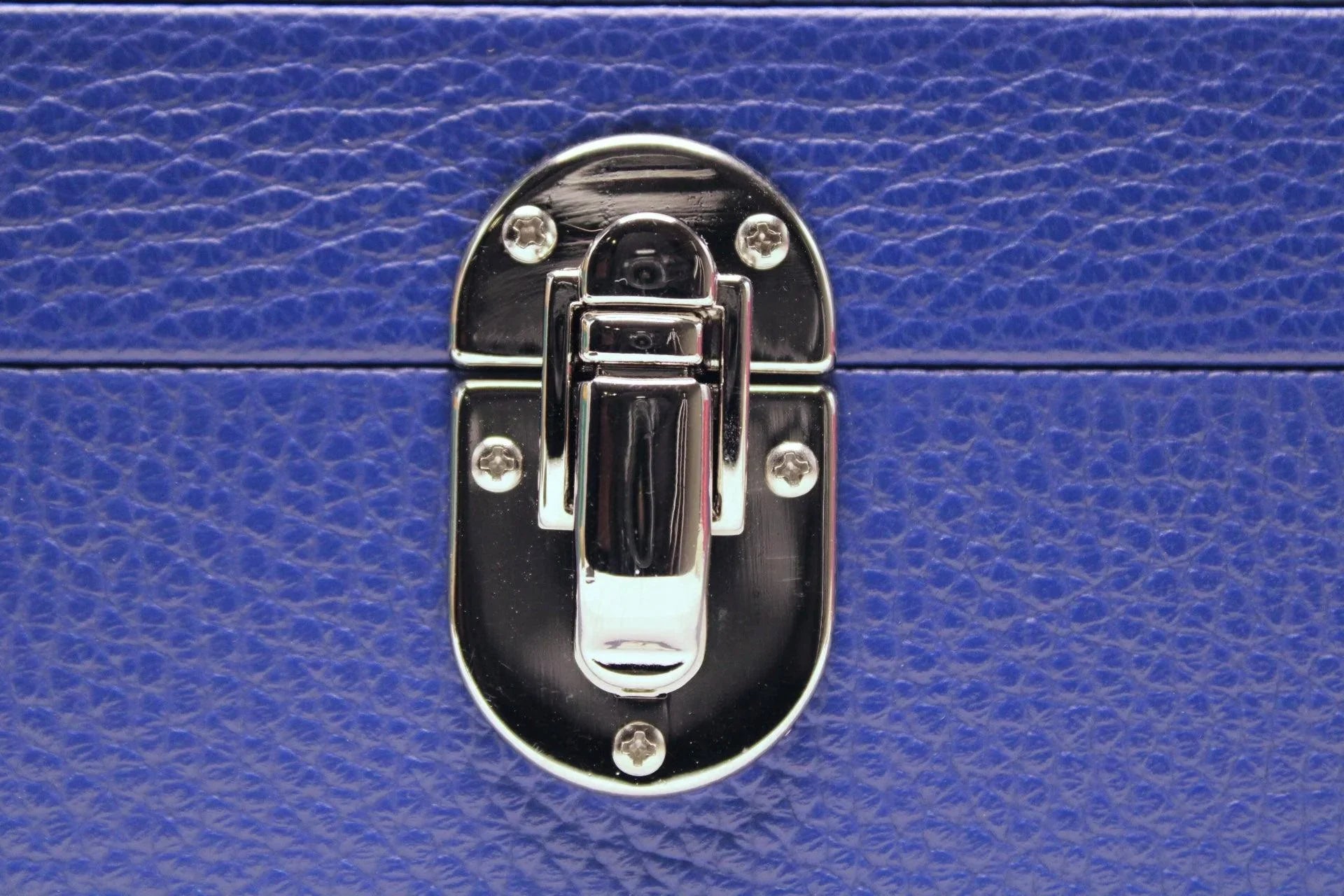 blue-3-places-watchbox.jpg
