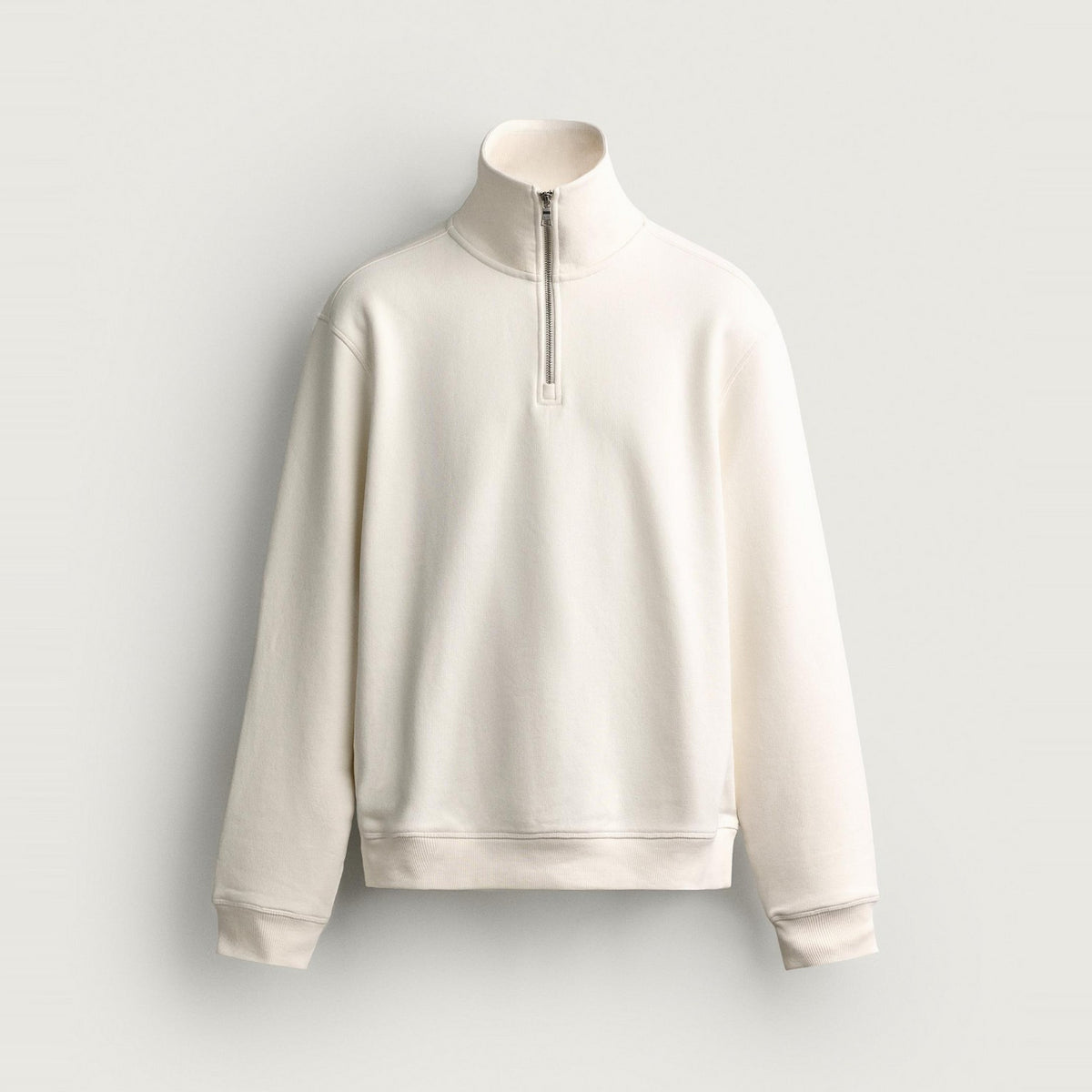 Half-Zip OM in white, front, stand collar with metal zip